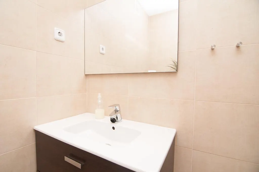 Charming Gracia 2 Bedrooms Barcelona Spain